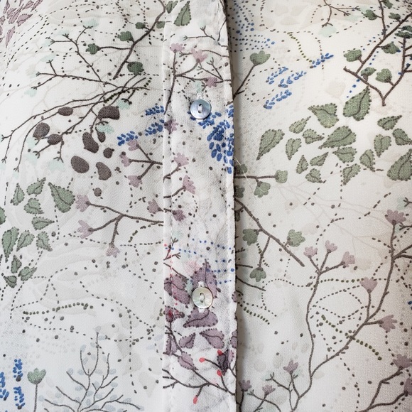 Spring/floral print inspired blouse - Picture 2 of 6